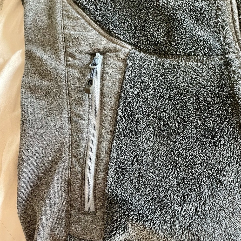 Mammut Lightweight Jacket - Super Soft and in Excellent condition!!! - Picture 9 of 11